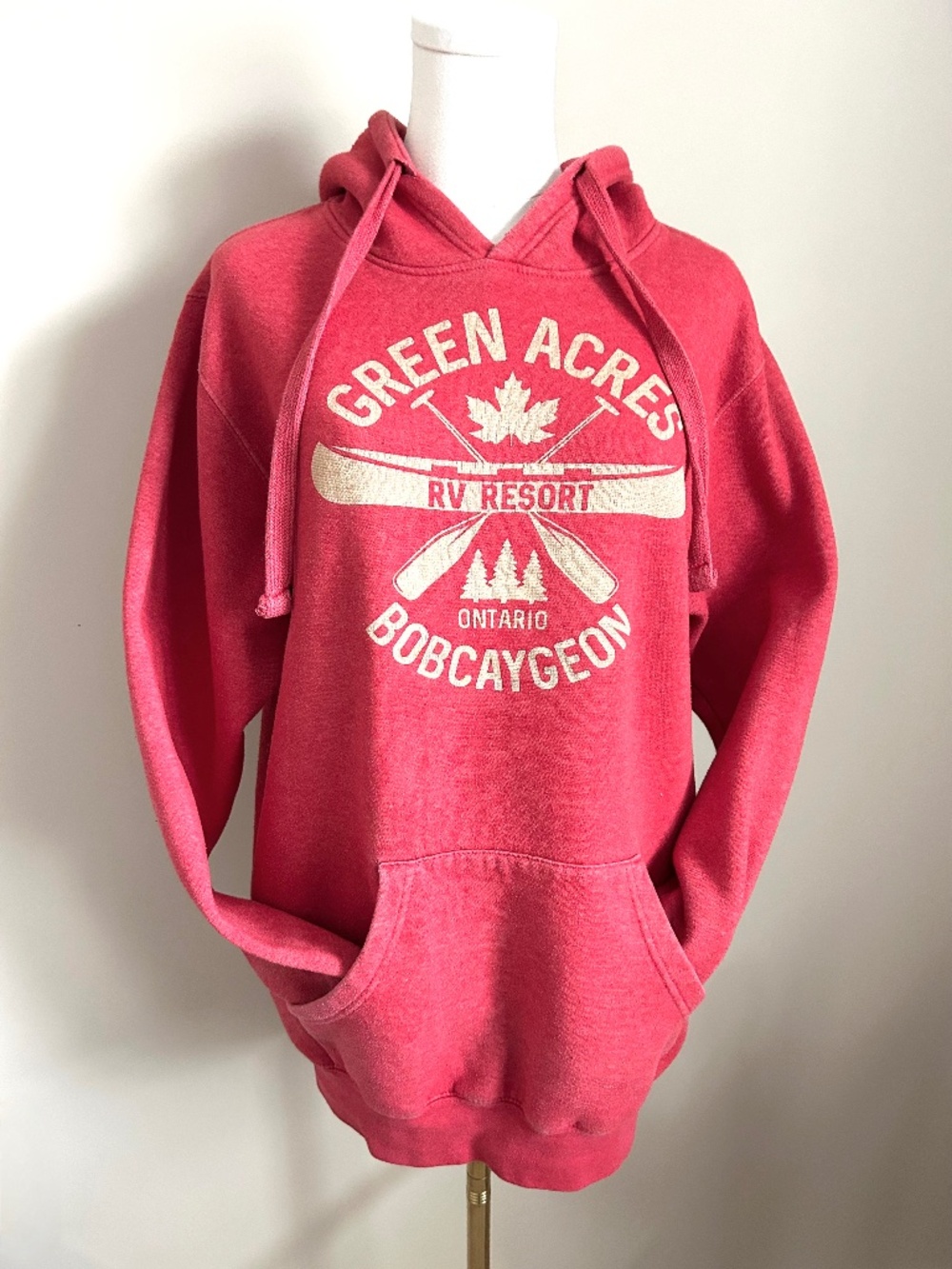 Vintage Green Acres RV Resort Bobcaygeon Ontario Hoodie Red Medium